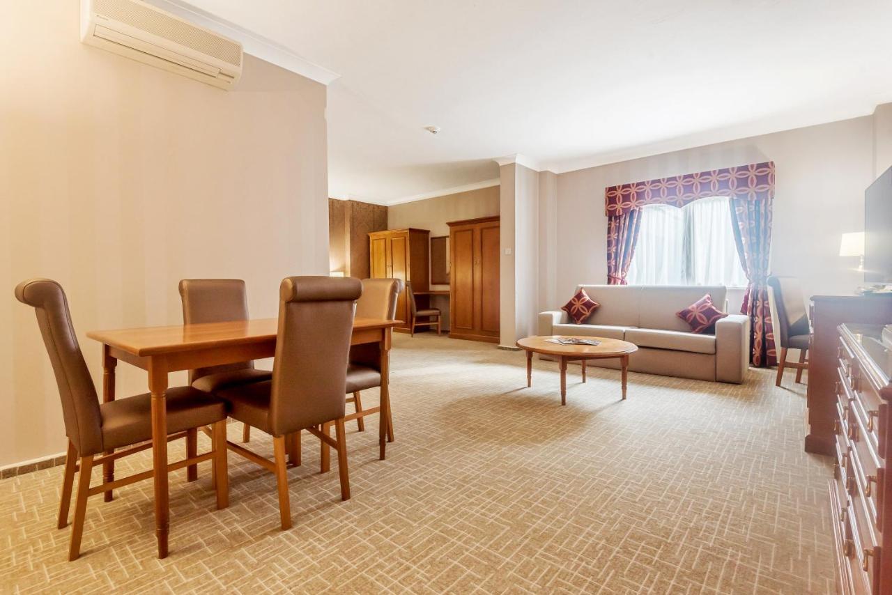 Hotel Coppid Beech Bracknell Exterior foto