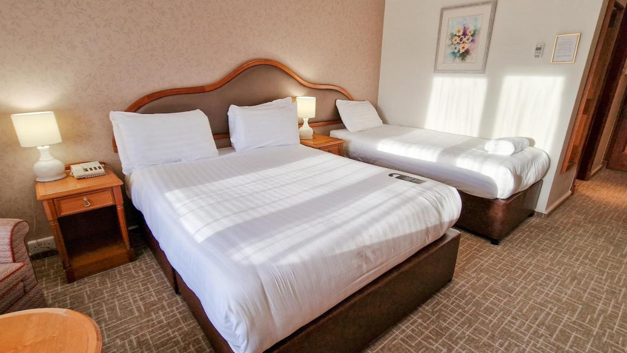 Hotel Coppid Beech Bracknell Exterior foto