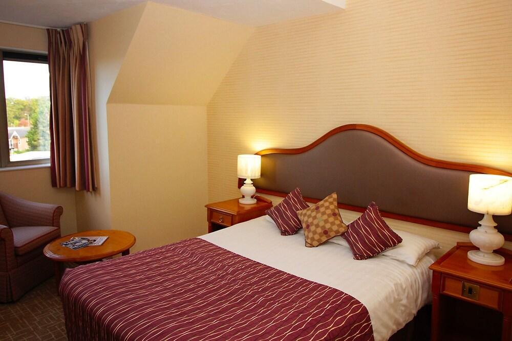 Hotel Coppid Beech Bracknell Exterior foto