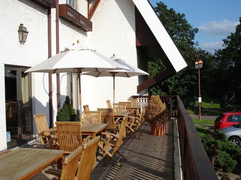 Hotel Coppid Beech Bracknell Exterior foto